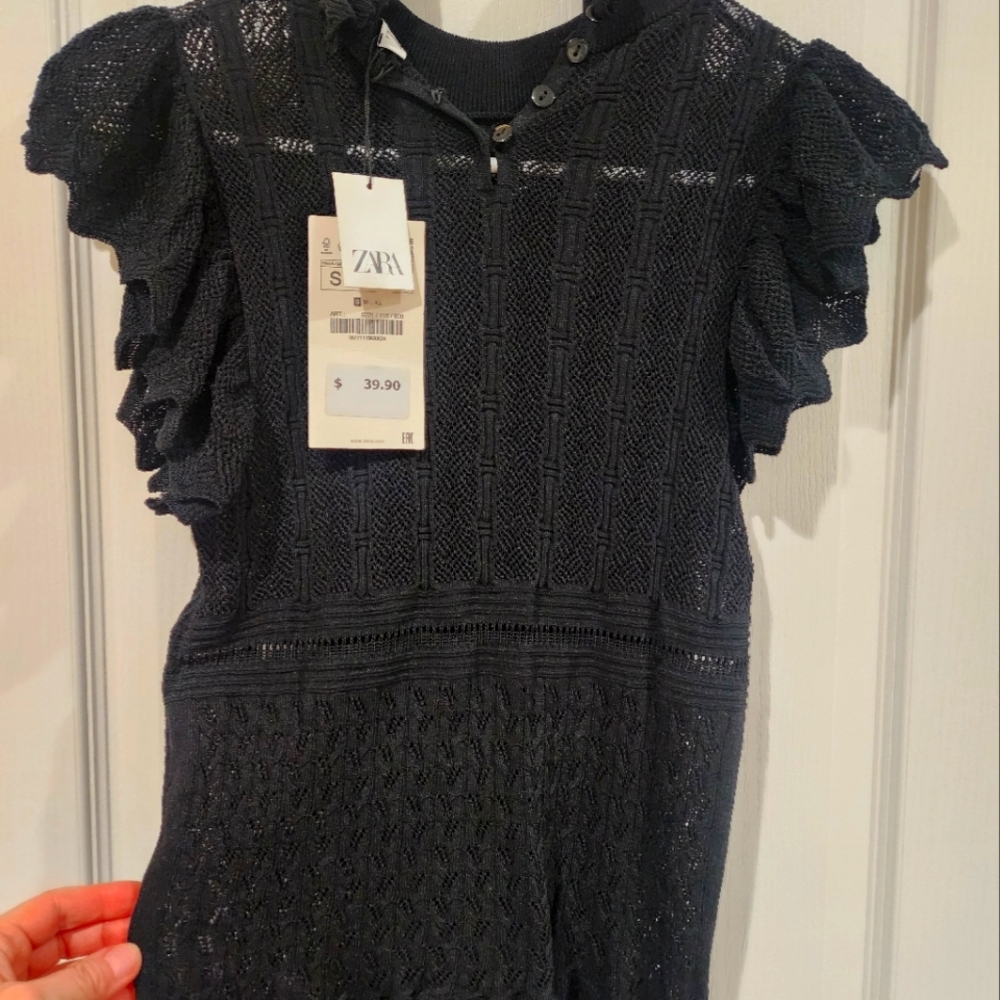 Lace ruffle top